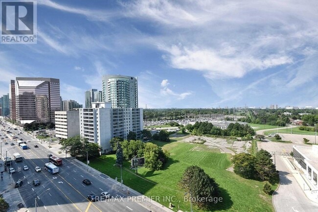 Photo du bâtiment - 5793 Yonge St