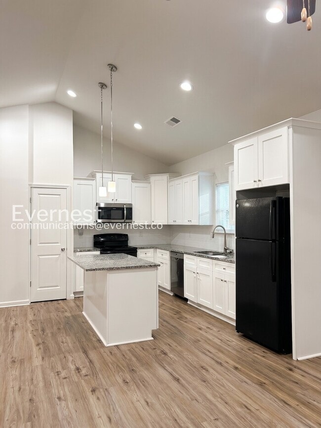 Foto del edificio - 2633 Hemphill St