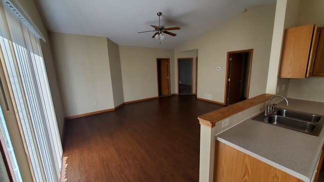 Building Photo - 1622 Clover Dr