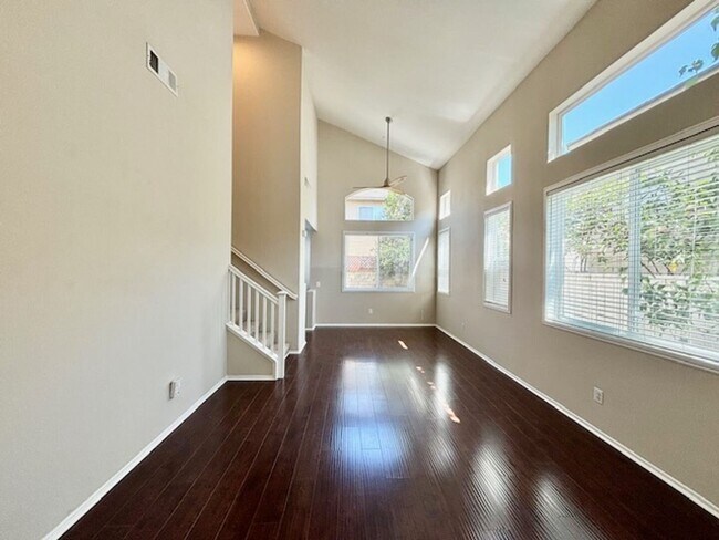 Foto del edificio - Oxnard | Seabreeze Gated Community | 3 Bedroom + 2.5 Bathroom | Corte Las Holas
