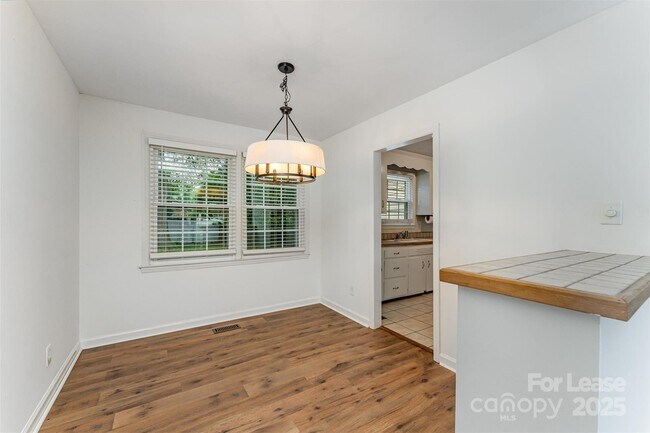 Foto del edificio - 3252 Northampton Dr