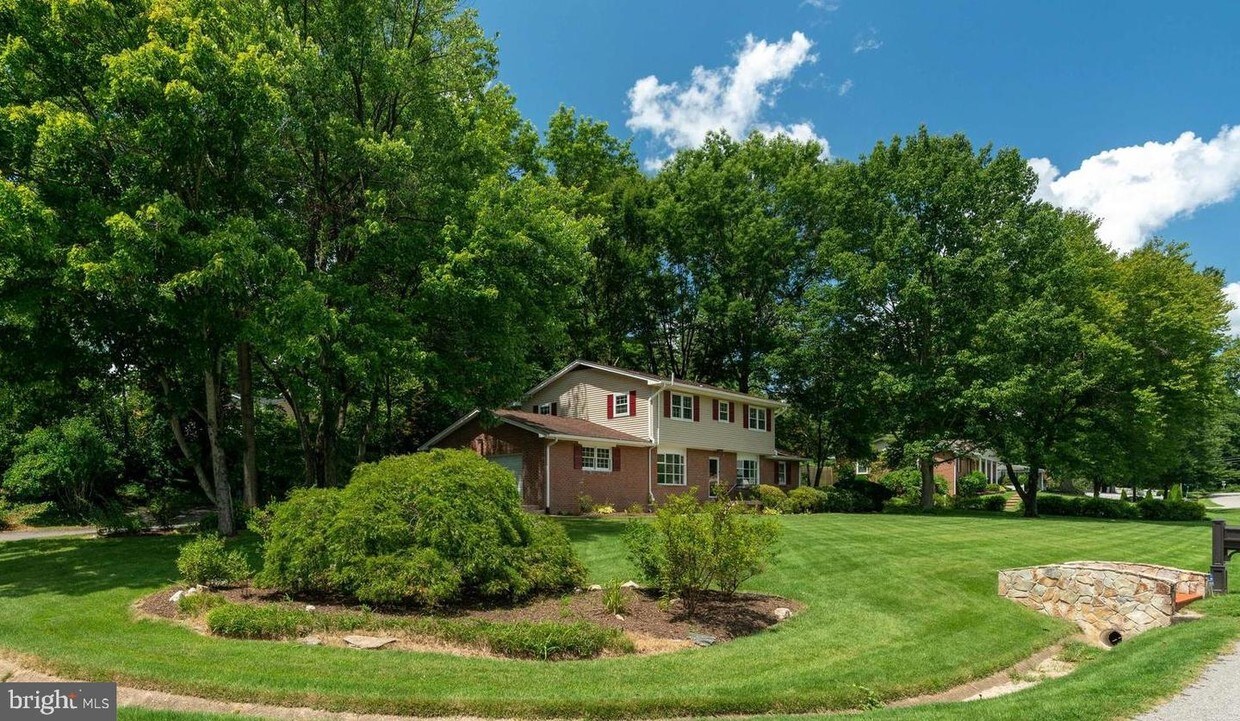 Primary Photo - 10538 Greene Dr