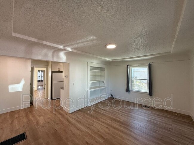 Foto del edificio - 940 N Sierra Nevada St