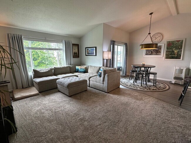 Foto del edificio - 4BR/3BA Medical Lake House!
