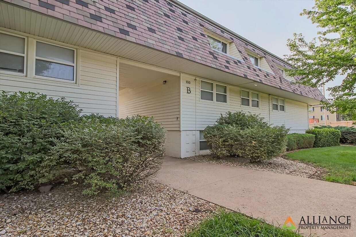 Primary Photo - 1510 College Ave