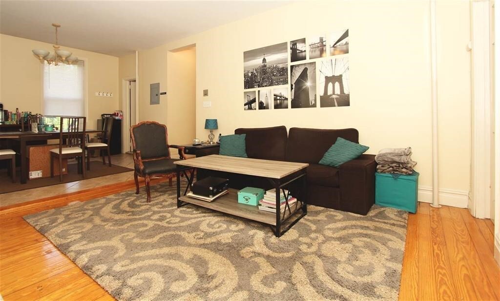 Foto principal - 106 Morris St
