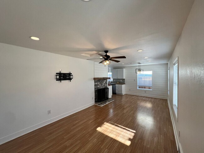 Building Photo - Remodeled Home in Old SW near Reno High