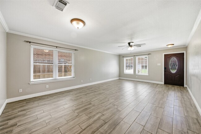 Building Photo - 13506 Spring Ct