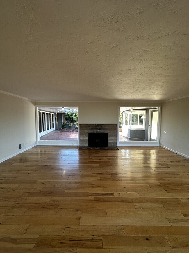 Foto del edificio - 2036 Braemar Rd