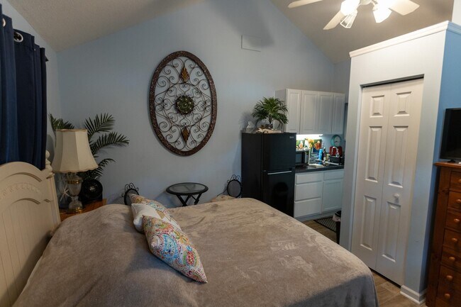 Foto del edificio - 3670 Farmington Pl