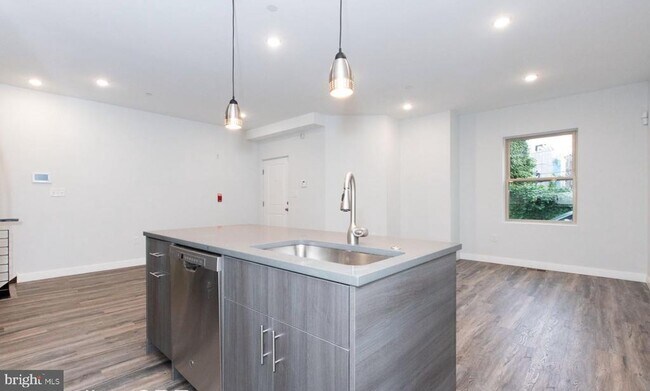 Foto del edificio - 1265 N Newkirk St