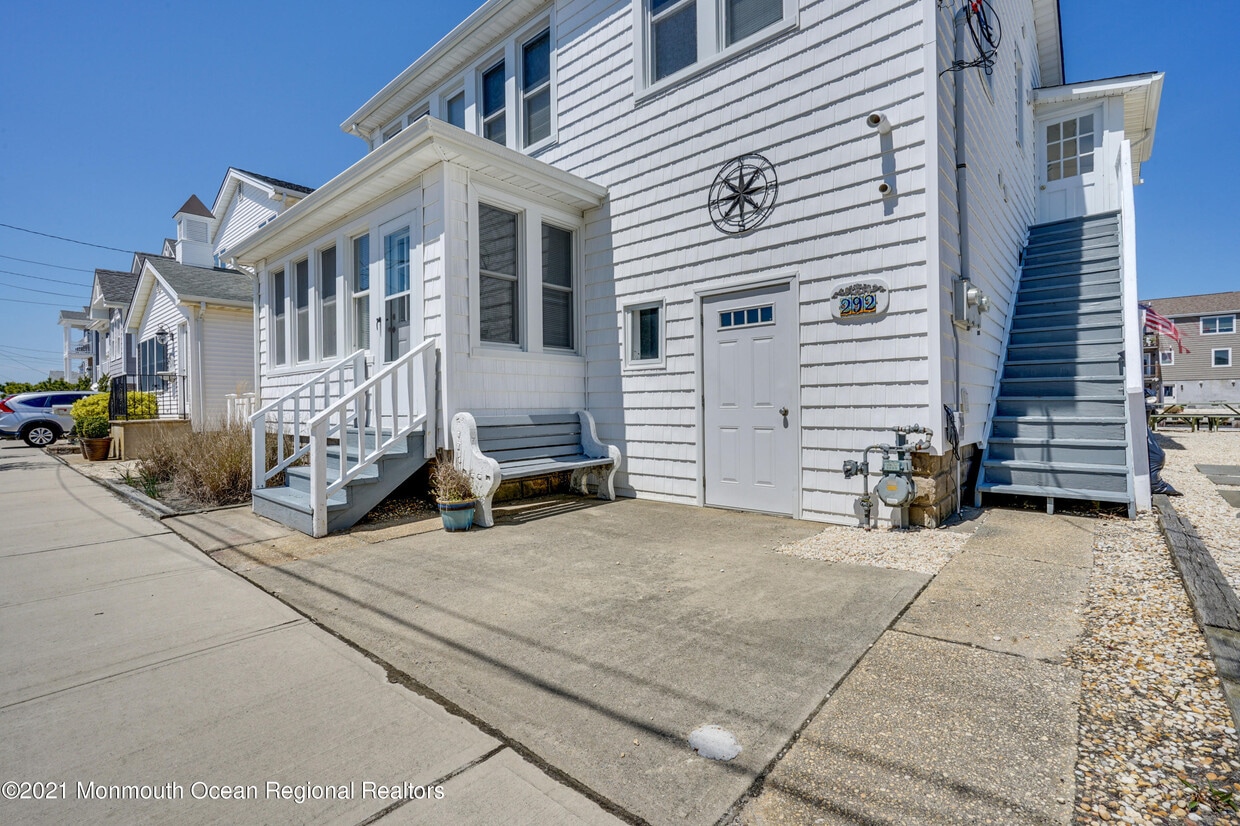 292B N St Unit B2, Seaside Park, NJ 08752 Condo for Rent in Seaside