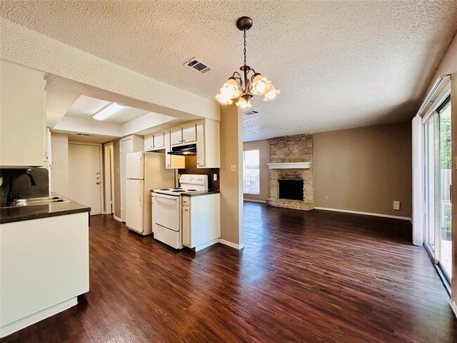 Building Photo - 1507 No Mor Cove