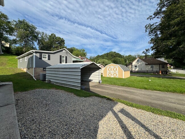 Foto del edificio - 318 Pike Run Dr