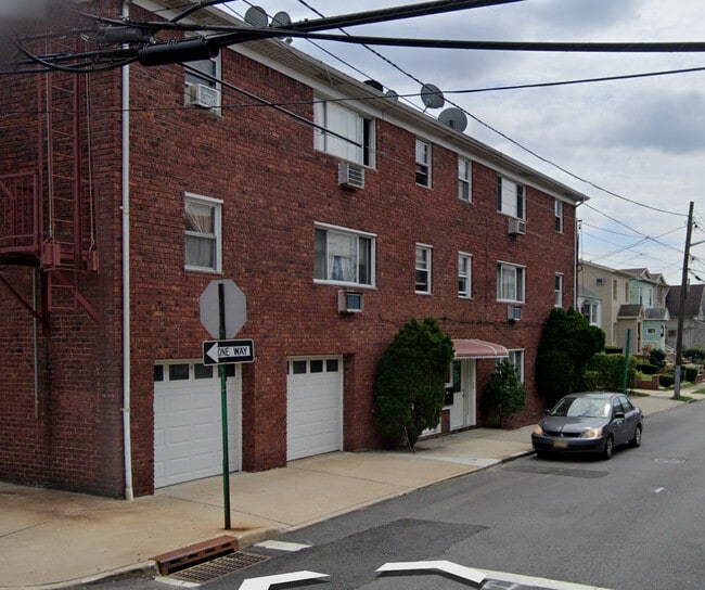 Building Photo - 142 Shaler Ave