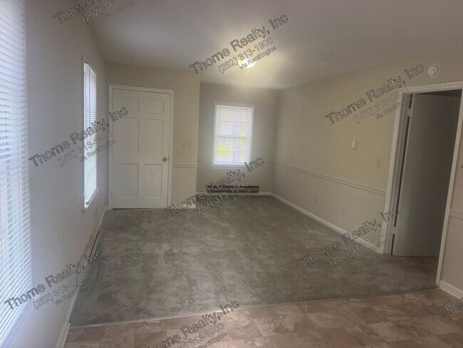 Foto del edificio - 1620 Charter Dr