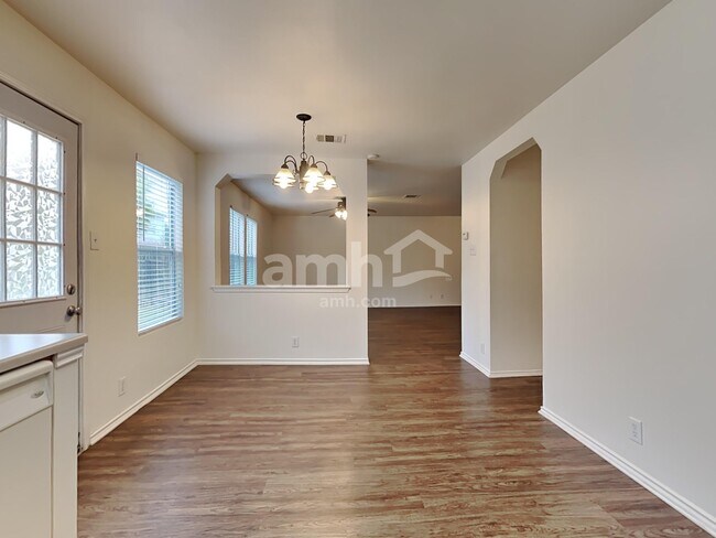 Foto del edificio - 142 Blue Juniper