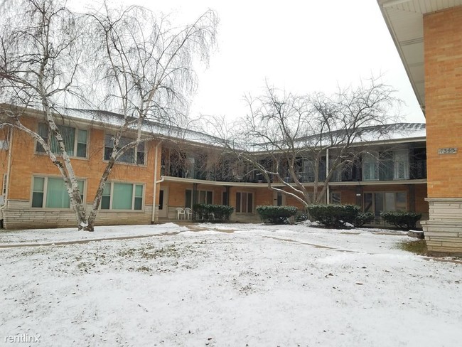 Building Photo - 7343 N Teutonia Ave