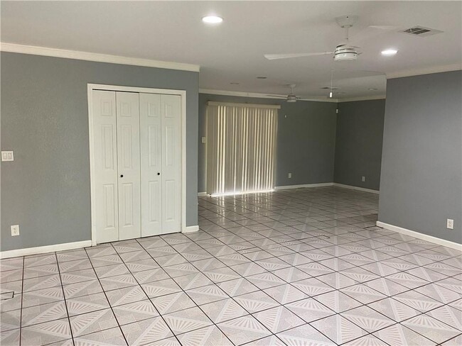 Building Photo - 3209 Carol Ann Dr