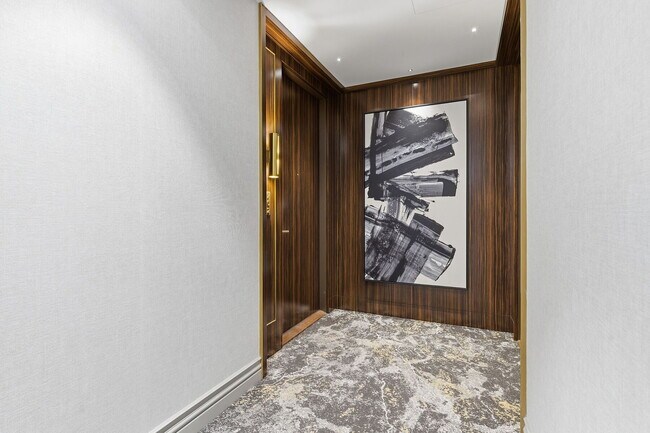 Photo du bâtiment - 455-455 Wellington St W