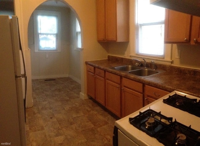 Building Photo - 4 br, 1.5 bath House - 526 Delaware St SE