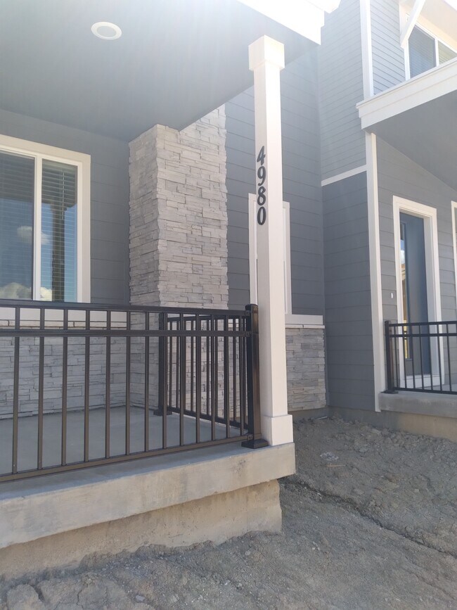 Foto del edificio - 4980 Construct Pt