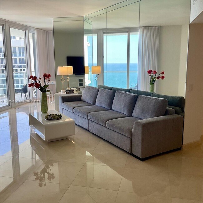 Building Photo - 16445 Collins Ave