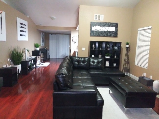 Foto del edificio - 6892 Cal Valley Way