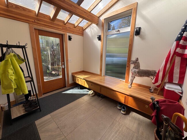 Foto del edificio - 23507 Vashon Hwy SW