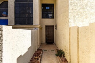 Building Photo - 5002 E Siesta Dr
