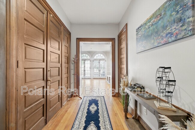 Foto del edificio - 101 E 14th St
