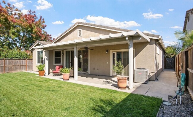 Foto del edificio - 602 Criolla Dr