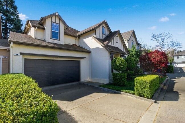 Foto del edificio - 4 Bed 3 Bath Single Family Home in Napa