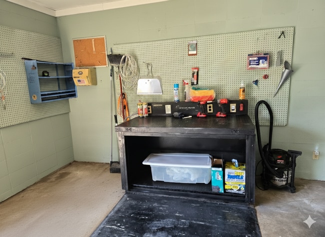 Photo - 319 Tegarden Rd House