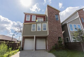 Building Photo - 1424 Eddington St