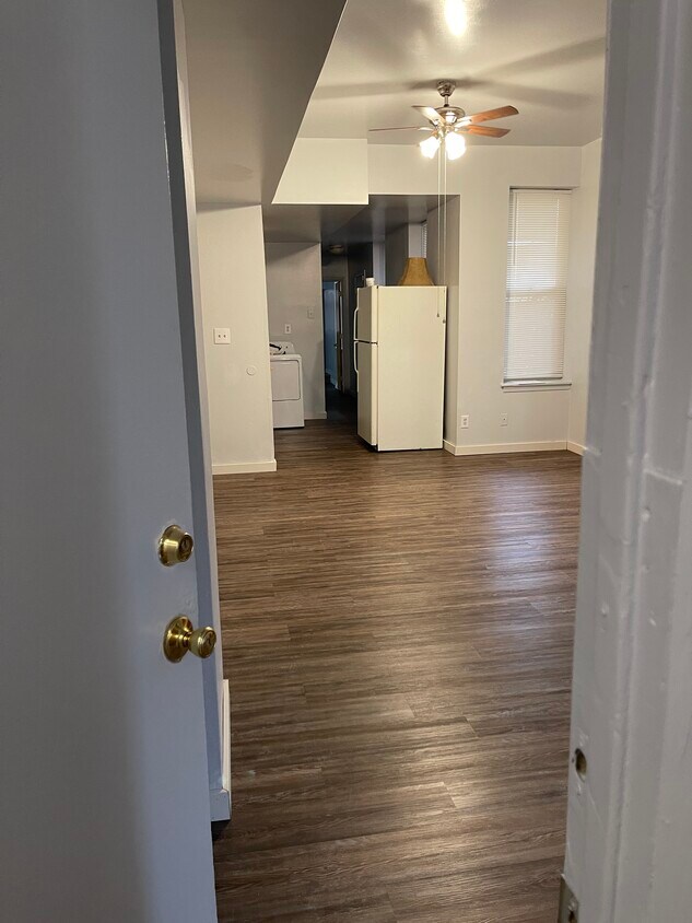 Foto principal - 807 N Van Buren St