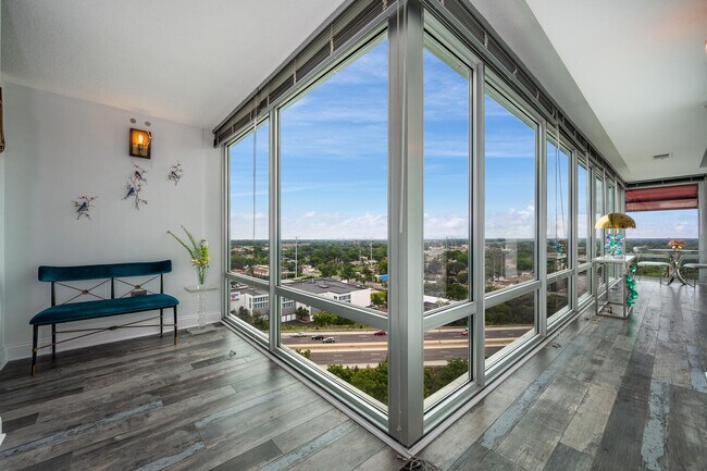 Building Photo - 9655 Woods Dr