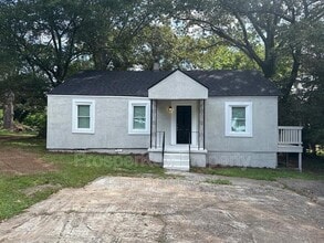 Building Photo - 4692 College St