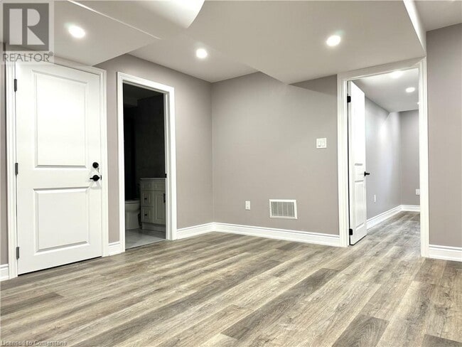 Building Photo - 35 Loxleigh Ln