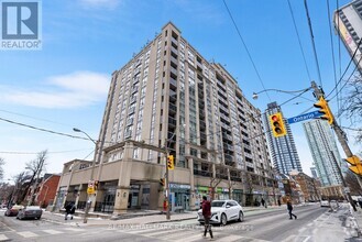 Building Photo - 225-225 Wellesley St E