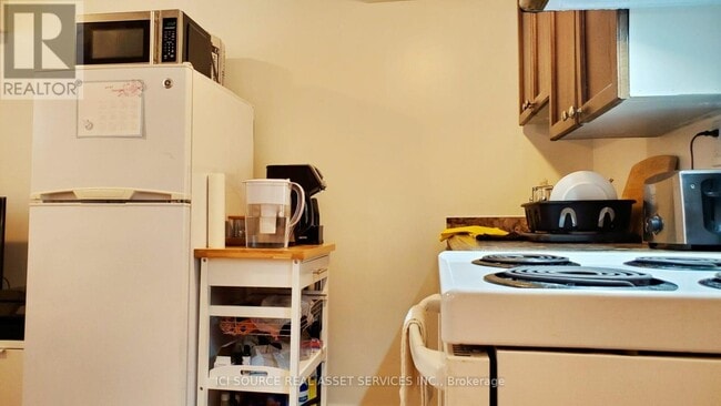 Building Photo - 37 Lynnbrook Dr