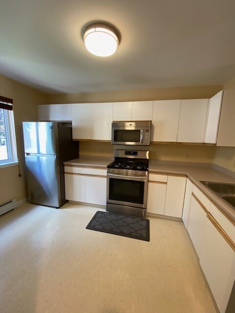 Kitchen - 8 Steeplebush Rd