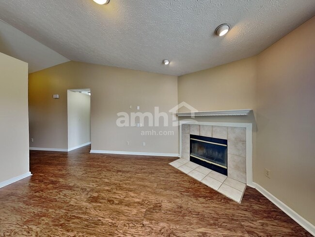 Building Photo - 6631 W Irving Dr