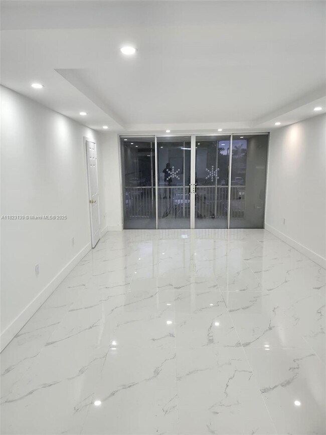 Foto del edificio - 2 bedroom in North Miami Beach FL 33179