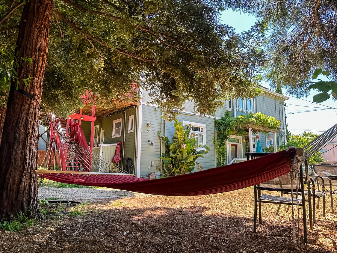 1937 Russell St Unit A, Berkeley, CA 94703 Condo for Rent in Berkeley