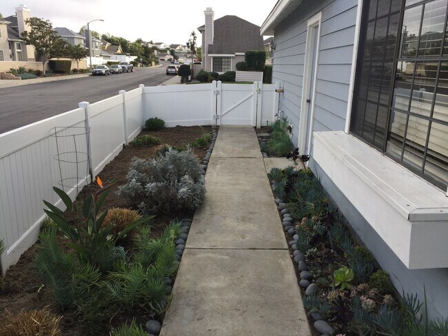 Building Photo - Habor Pointe Community - 814 Windcrest Dri...