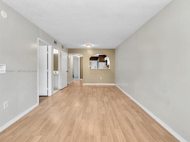 Foto del edificio - 1271 SE 28th Ct