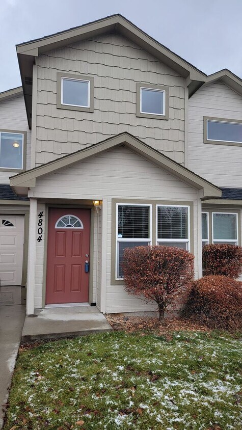 Primary Photo - Douglas Duplex - Godfrey