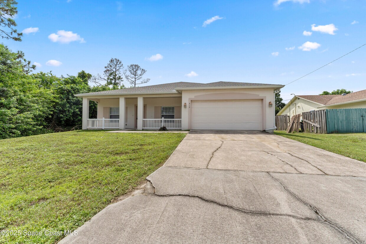 Foto principal - 410 Eldron Blvd SE