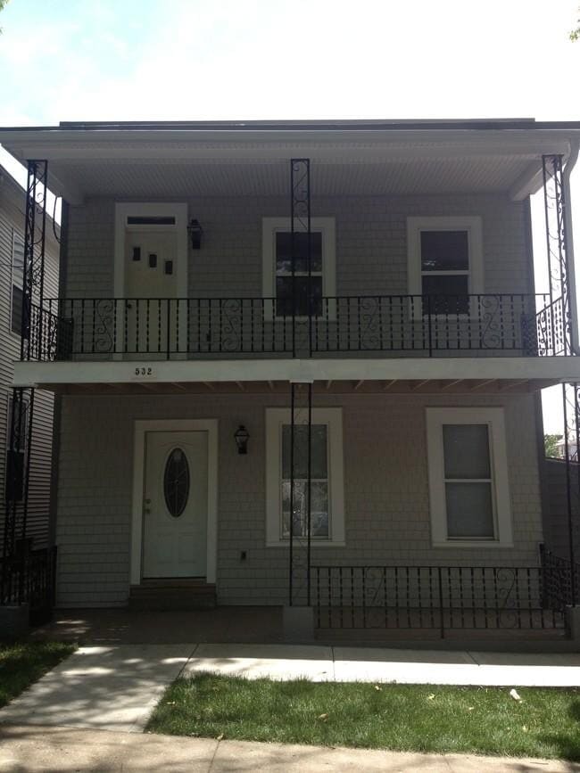Building Photo - 532 Forest Ave